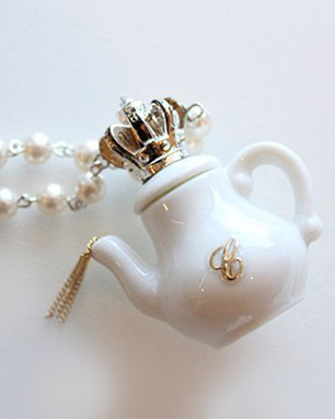 Spilled teapot Necklace